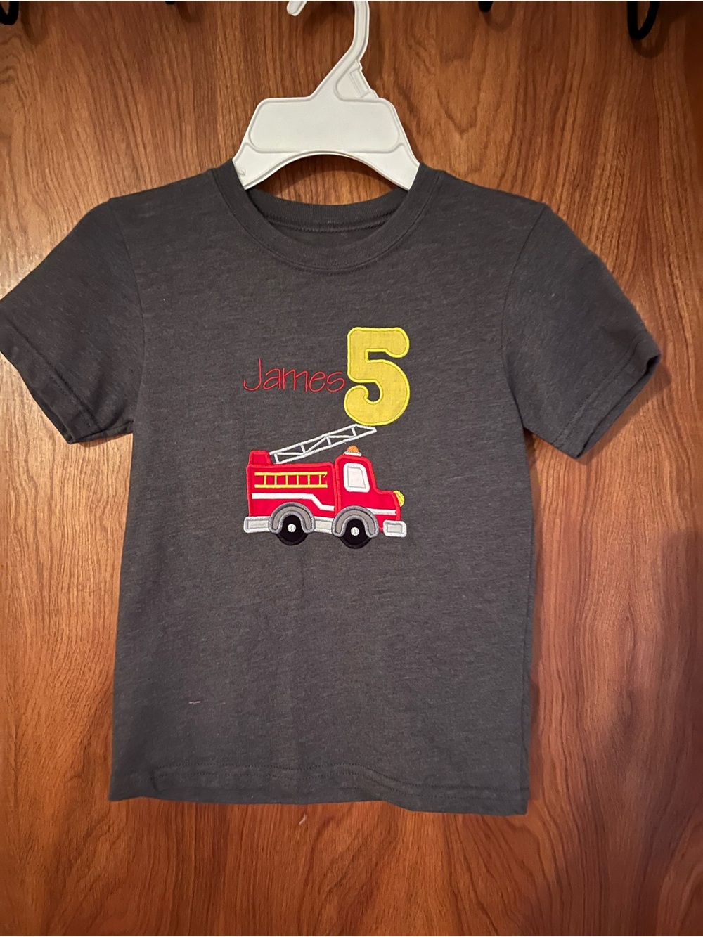 5 embroidered tee